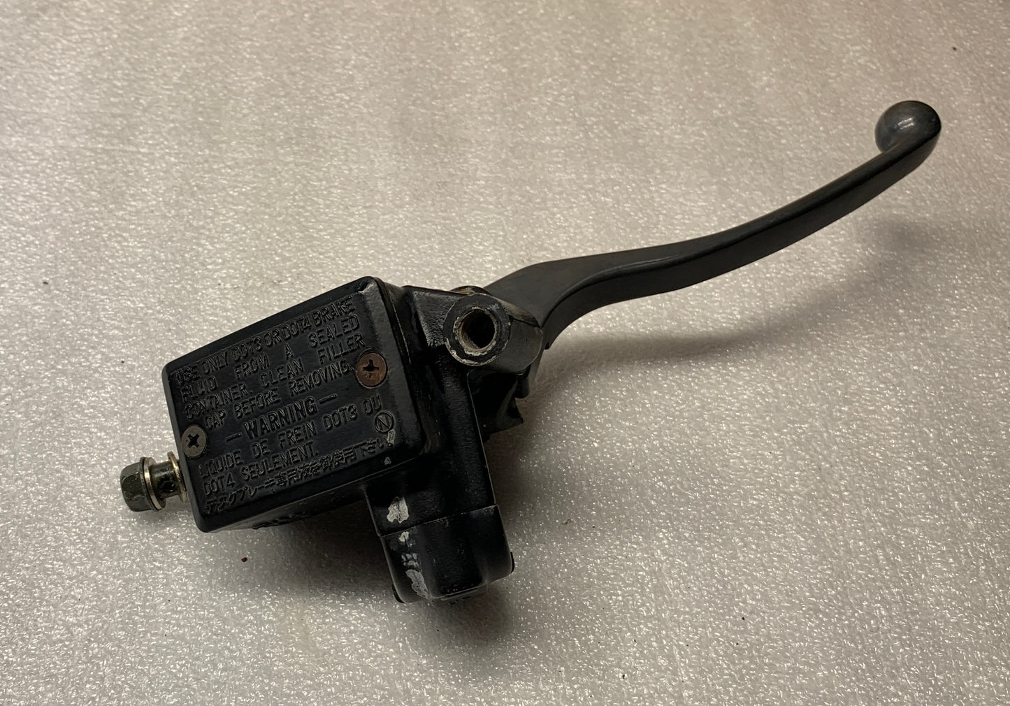 1986 Honda VT700 Front Brake Master Cylinder w Lever VT 500 84 85 86 87