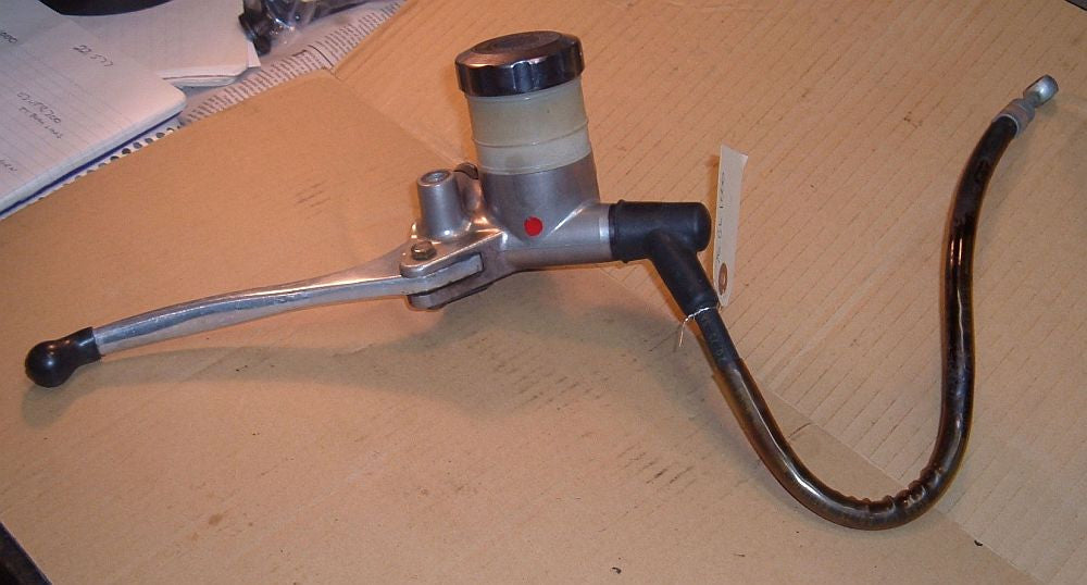1976 Honda GL1000 Goldwing FRONT BRAKE MASTER CYLINDER W LEVER