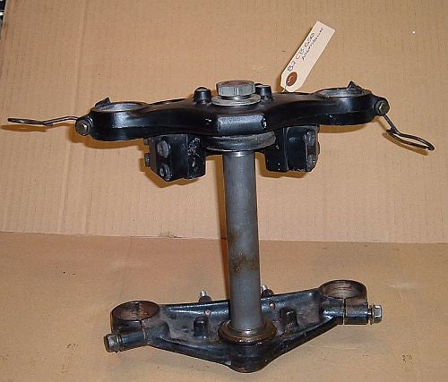1982 Honda CB650 Nighthawk TRIPLE TREE CLAMP - BRIDGE - FORK TOP