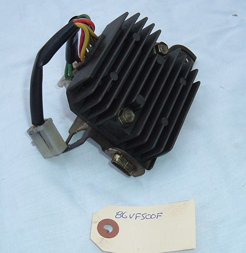 1986 Honda VF500 Interceptor REGULATOR RECTIFIER 84 85 86