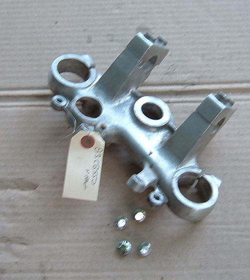 1983 Honda CB550 Nighthawk UPPER TRIPLE TREE CLAMP FORK BRIDGE