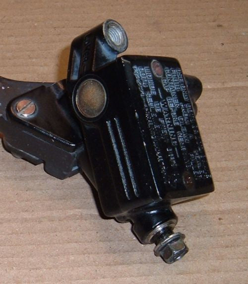 1983 Honda CB550 Nighthawk FRONT BRAKE MASTER CYLINDER