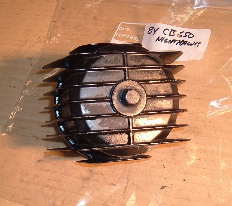 1984 Honda CB650 Nighthawk Oil Filter Case Cover w Bolt