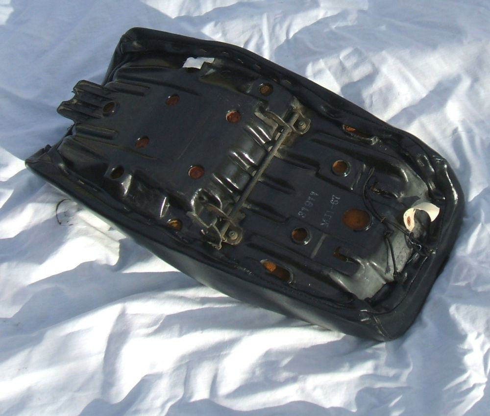 1984 CB700 Nighthawk Seat