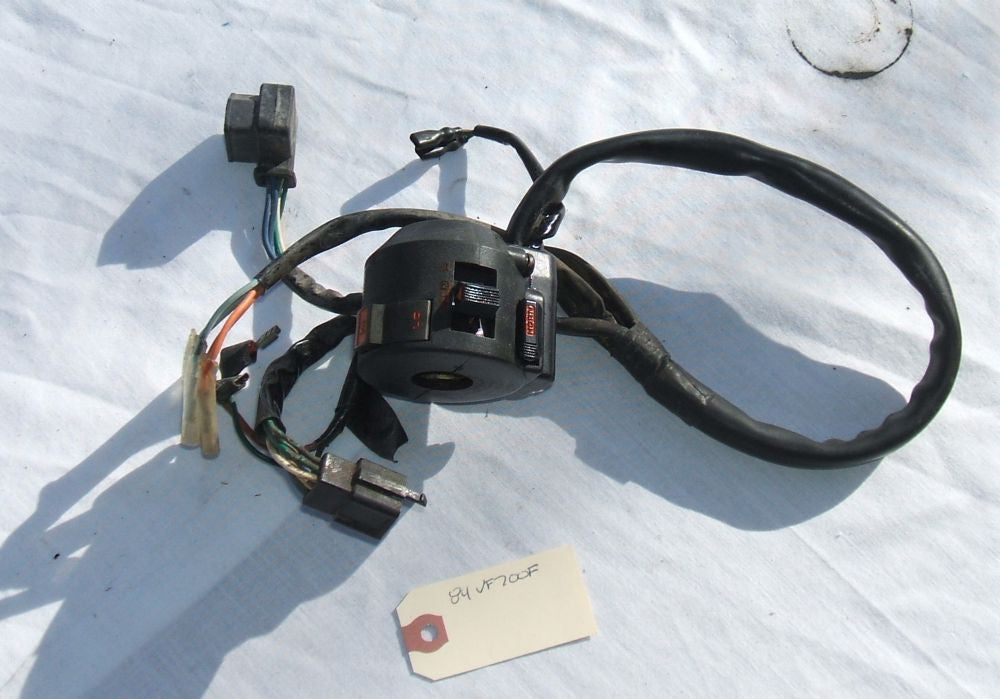 1984 Honda VF700 Interceptor bar control Left Side L Turn Signal Horn