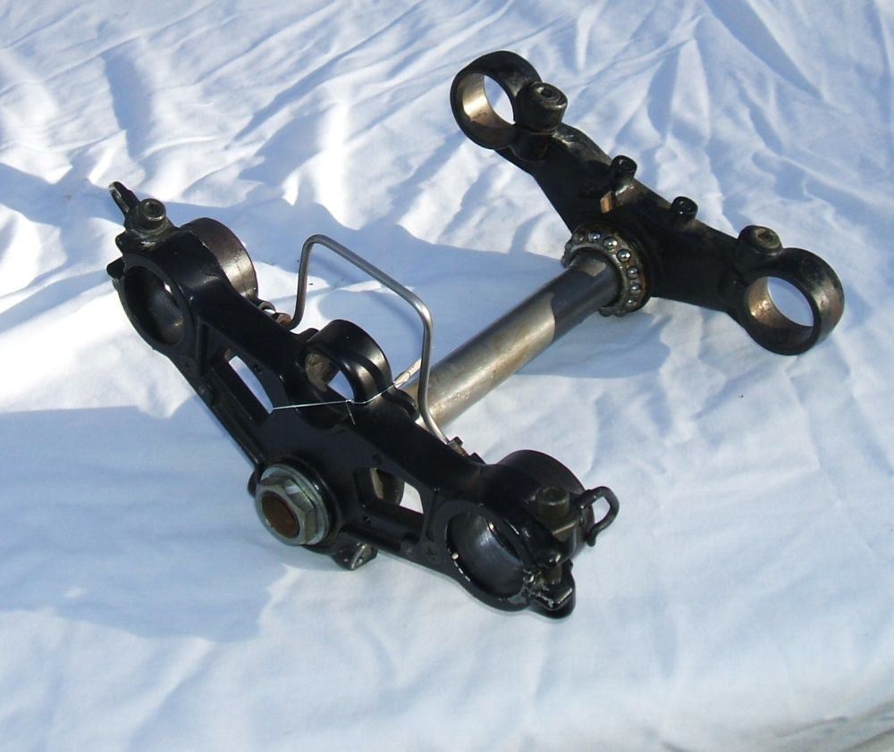 1984 Honda VF700 Interceptor Upper Fork Steering Stem Triple Tree Clamp
