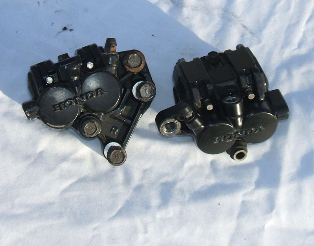 1984 Honda VF700 Interceptor Front Brake Caliper Right and Left R L
