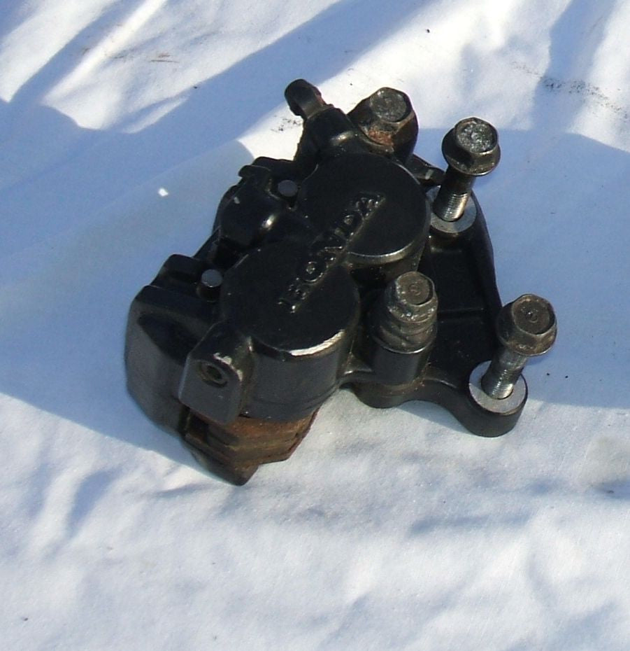 1984 Honda VF700 Interceptor Front Brake Caliper Right and Left R L