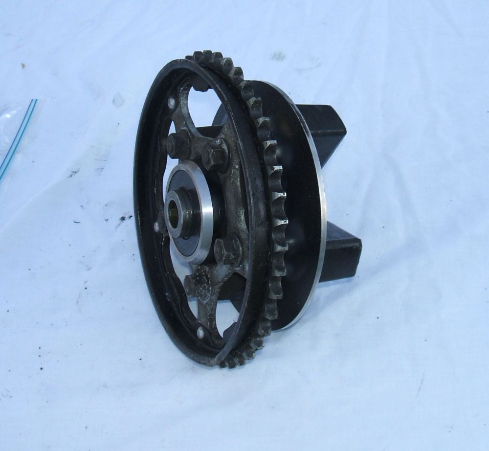 1984 Honda VF700 Interceptor Rear Hub W Sprocket 84 85 83