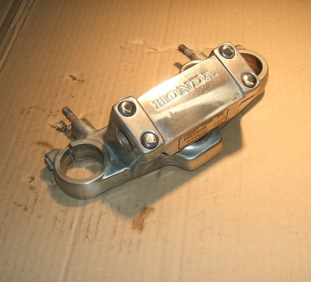 1984 VT700 Honda Shadow Triple Tree Clamp Upper Fork 84 83 85