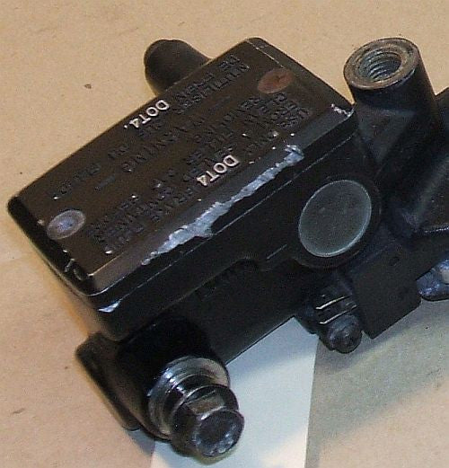 1983 Honda VF750 Interceptor CLUTCH MASTER CYLINDER W LEVER