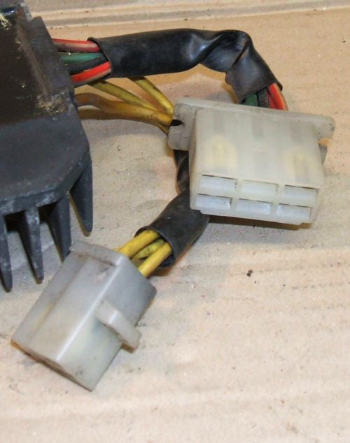 1984 Honda VF1000 Interceptor REGULATOR RECTIFIER 84