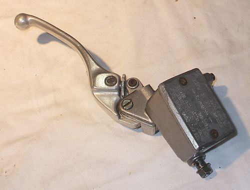 1986 Honda VFR700 Interceptor FRONT BRAKE MASTER CYLINDER 86 VFR