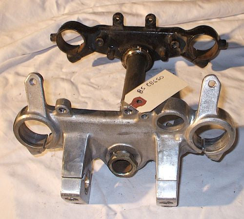 1985 Honda CB650 Nighthawk TRIPLE TREE CLAMP STEERING STEM W UPPER