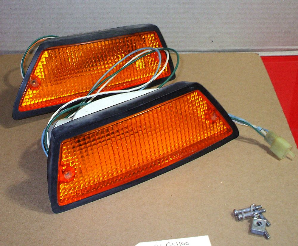1981 Honda GL1100 GOLDWING FRONT TURN SIGNAL LEFT SIDE RIGHT SIDE R L