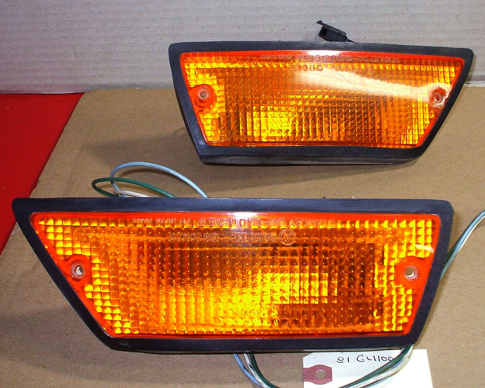 1981 Honda GL1100 GOLDWING FRONT TURN SIGNAL LEFT SIDE RIGHT SIDE R L