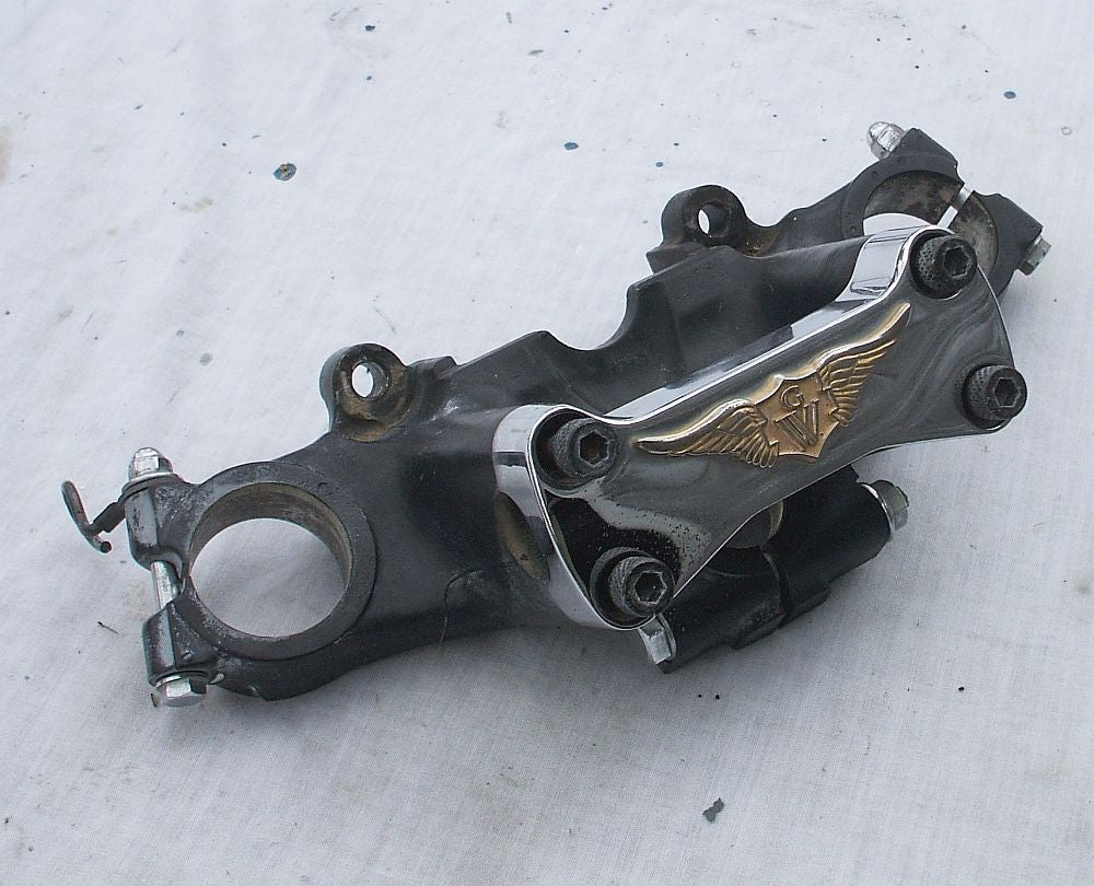 1981 Honda GL1100 GOLDWING TRIPLE TREE UPPER CLAMP HANDLE BAR MOUNT CHROME