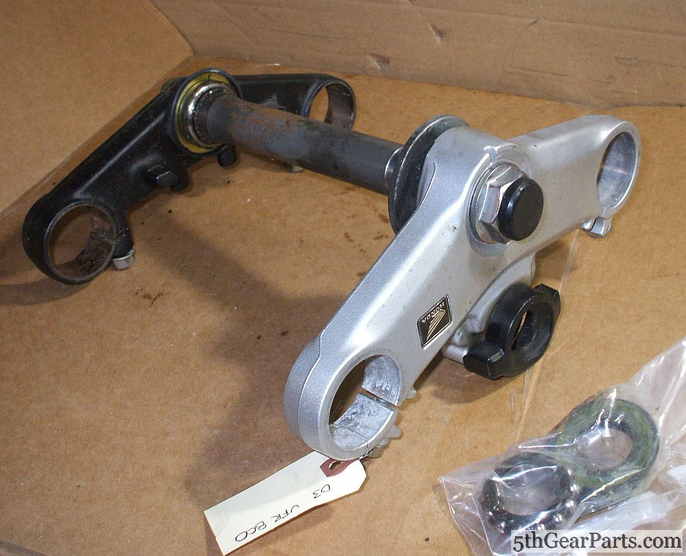 2003 Honda VFR800 Interceptor Steering Stem Triple Tree Clamp Fork Top Bridge 03 VFR 800