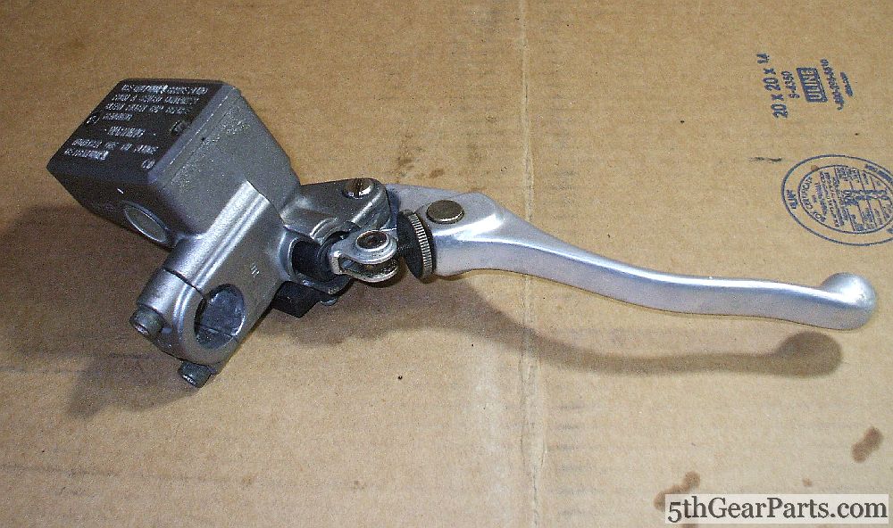 1986 Honda VFR700 Interceptor FRONT BRAKE MASTER CYLINDER 86 VFR