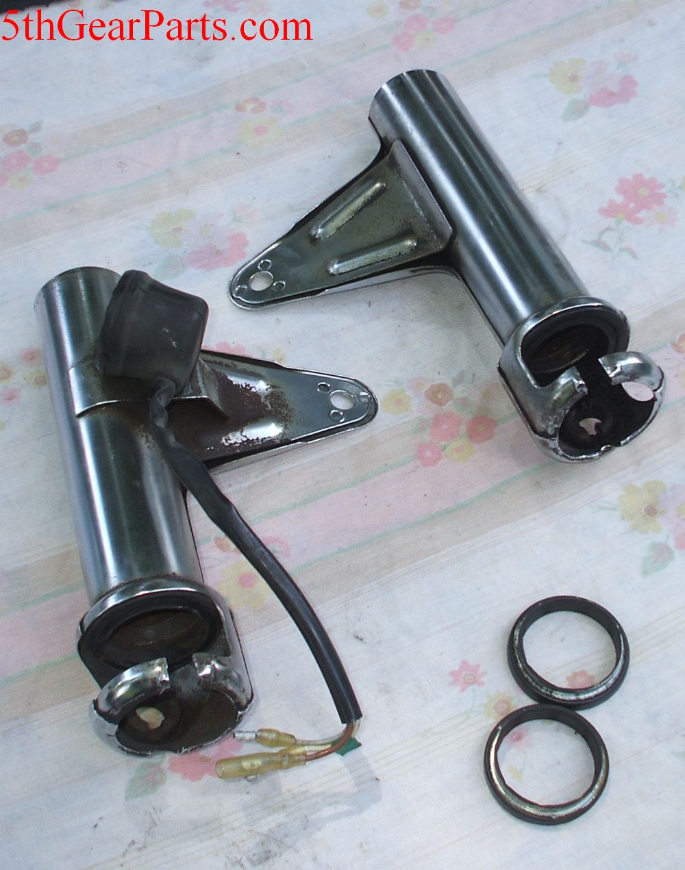 1979 Honda GL1000 GOLDWING HEADLIGHT MOUNT FORK COVER CHROME 75 76 77 78 79