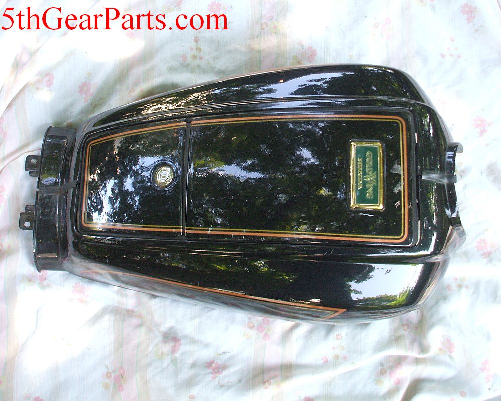 1981 Honda GL1100 FUEL TANK COVER ASSEMBLY Shelter Facade 80 81 82 83