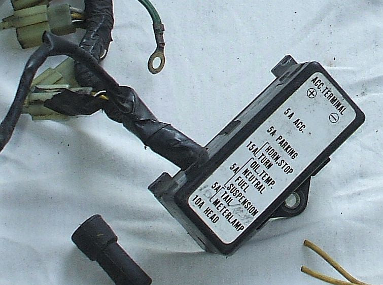 1981 Honda GL1100 Goldwing WIREING HARNESS WIRE FUSE BOX 81