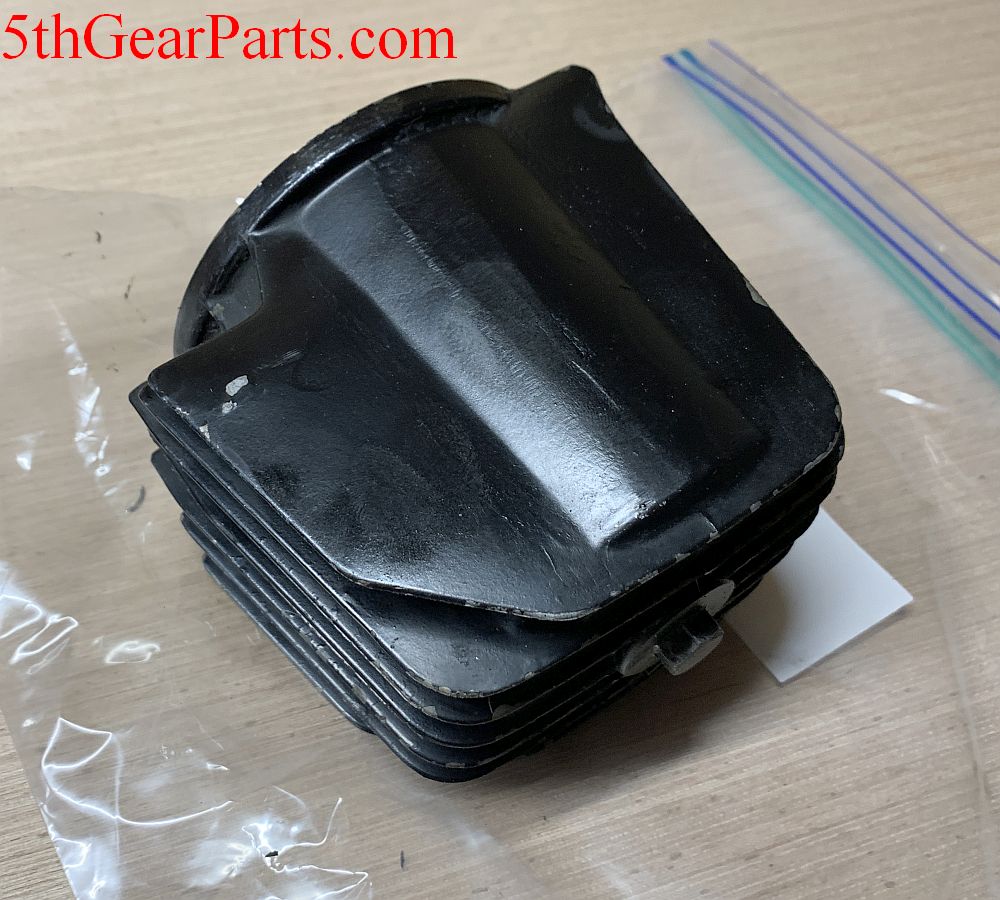 1982 Honda CB650 Nighthawk Oil Filter Case Cover W Bolt 82