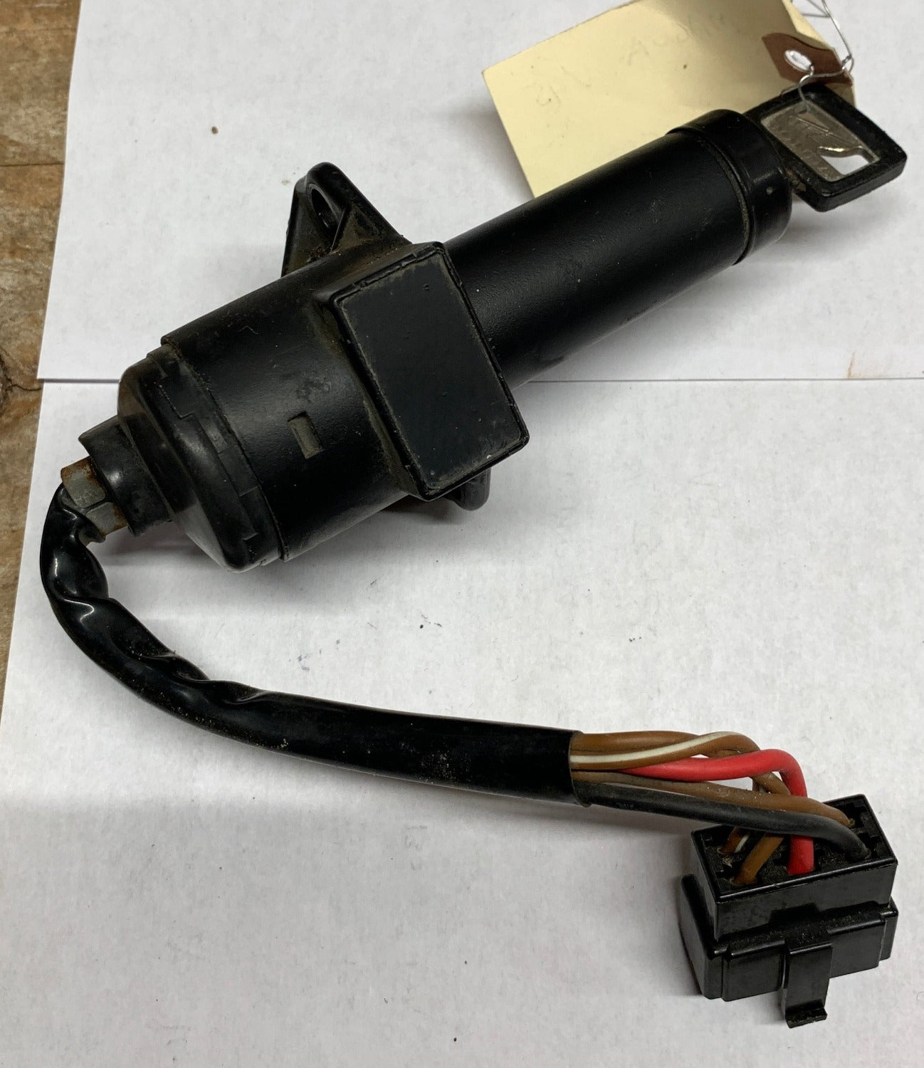 1983 Honda VF750 Magna Ignition Switch W Key 83 82