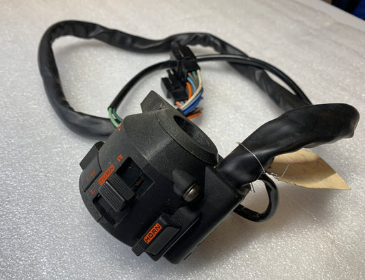 1986 Honda VFR700 Interceptor HANDLEBAR LEFT BAR CONTROL SWITCH TURN HORN HI LOW 86 87