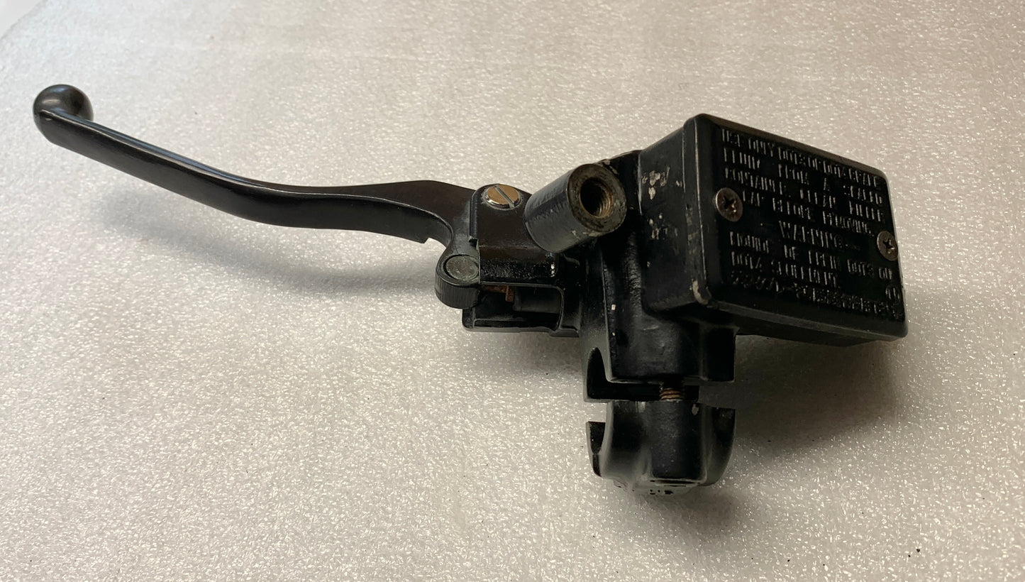1986 Honda VT700 Shadow Clutch Master Cylinder w Lever 84 85 86 87