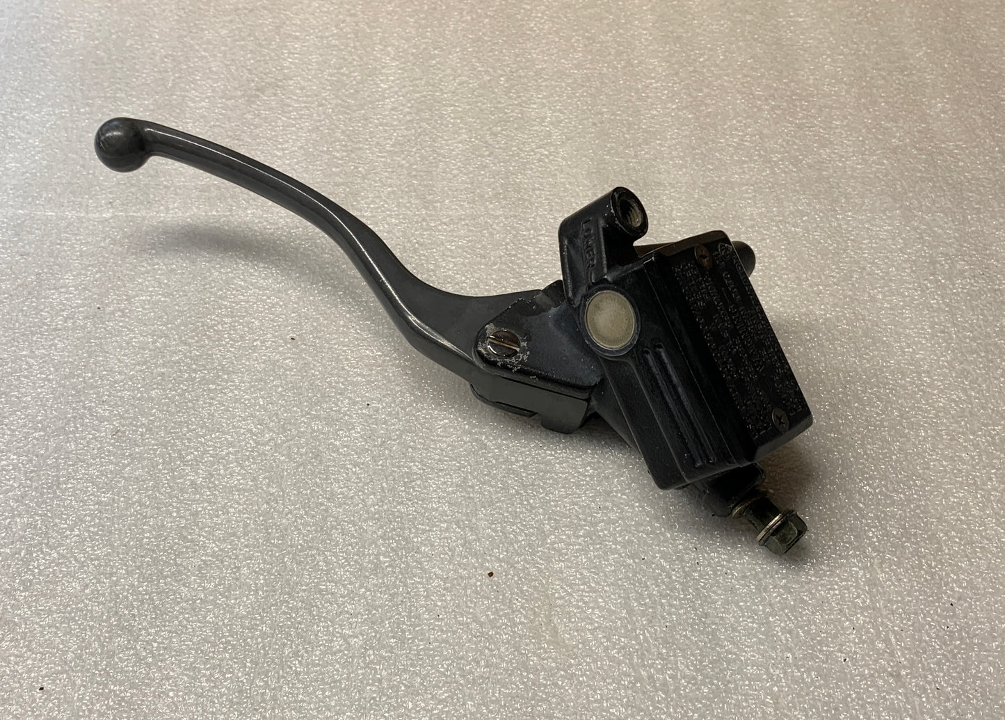 1986 Honda VT700 Front Brake Master Cylinder w Lever VT 500 84 85 86 87