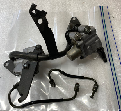 2004 Honda VFR800 Interceptor ABS Modulator Proportioning Valve Assembly 03 VFR 800 02 03 04 05 06 07 08 (Copy)