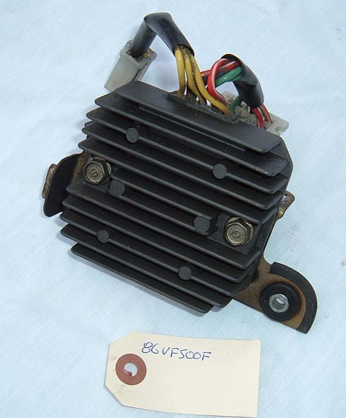 1986 Honda VF500 Interceptor REGULATOR RECTIFIER 84 85 86