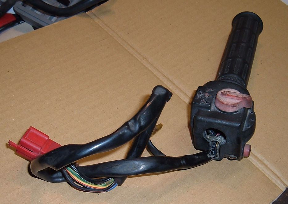 1982 Honda CB650 Nighthawk Right Side Bar Control Switch Start Button Kill Switch