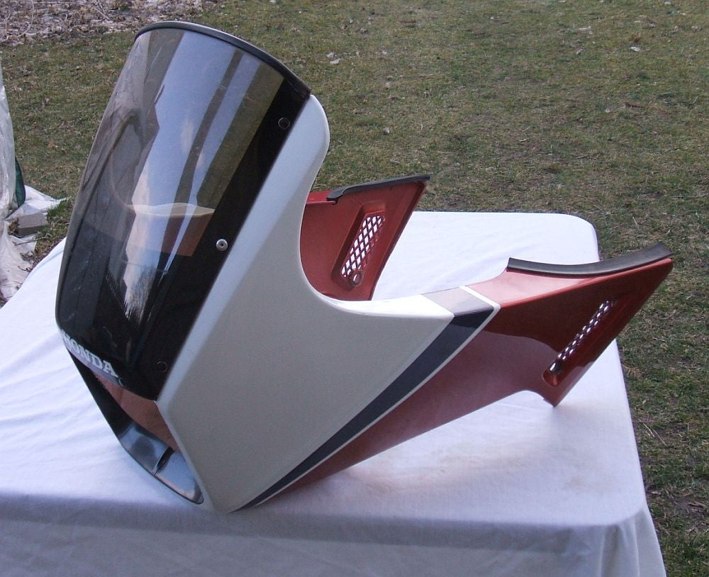 1984 Honda VF700 Interceptor Upper fairing W Wind screen