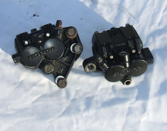 1984 Honda VF700 Interceptor Front Brake Caliper Right and Left R L