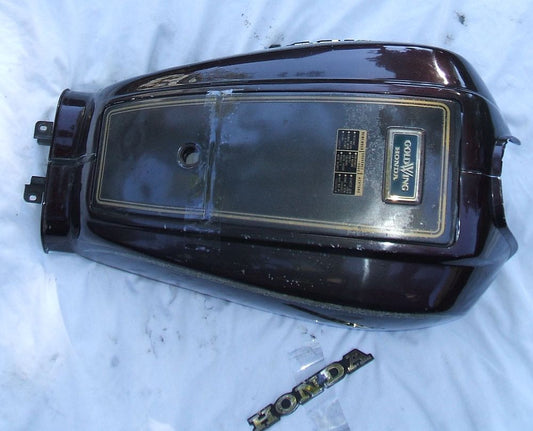 1983 Honda GL1100 FUEL TANK COVER ASSEMBLY Shelter Facade 80 81 82 83
