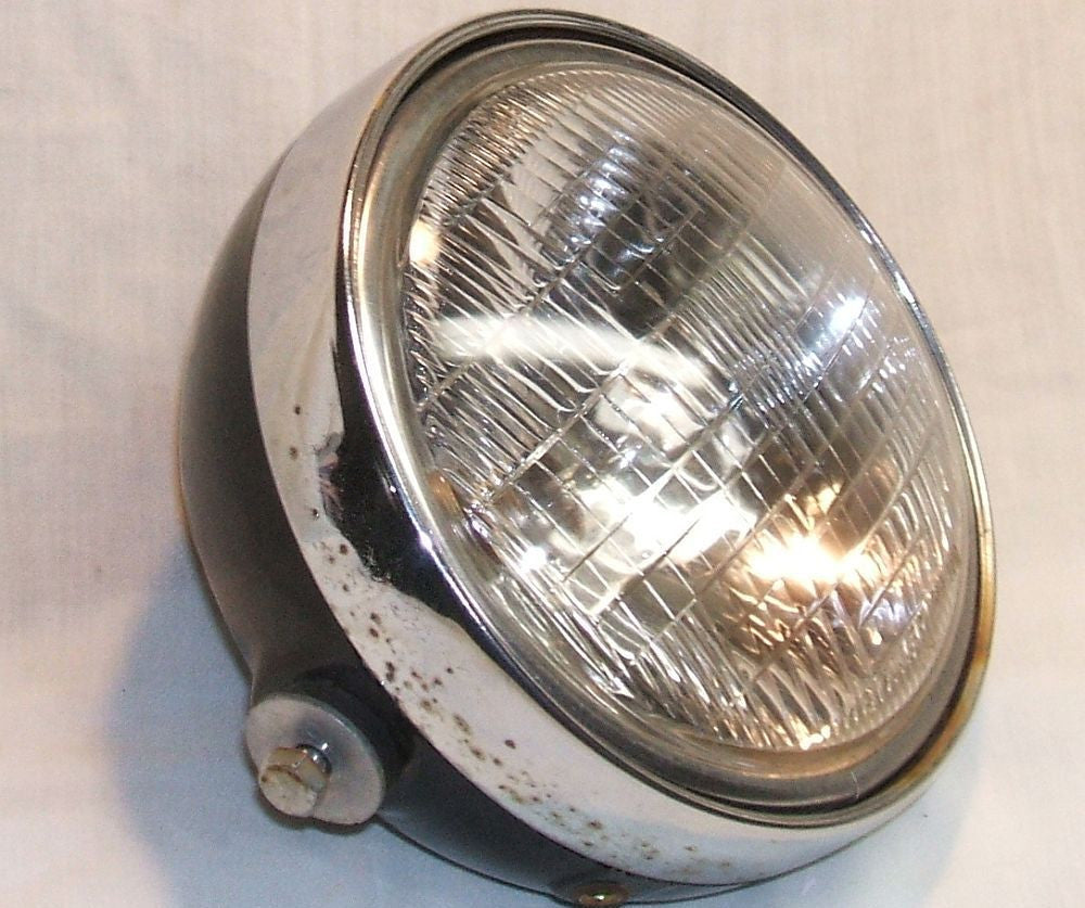 YAMAHA 1978 XS400 SPECIAL HEADLIGHT HEAD LAMP BUCKET RING BULB