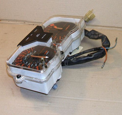 1984 Honda VF500 Interceptor METER ASSEMBLY GAUGE CLUSTER SPEEDOMETER TACHOMETER 85 84