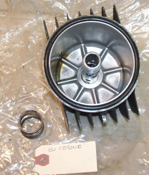 1981 Honda CB900 Custom OIL FILTER COVER CASE W BOLT 81 80 82
