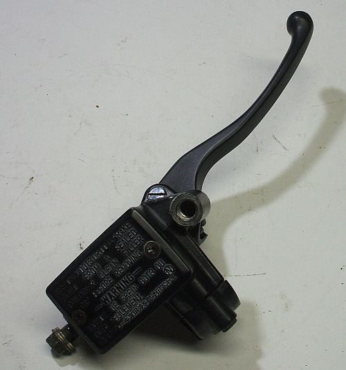 1985 Honda VT500 Front Brake Master Cylinder w Lever VT 500