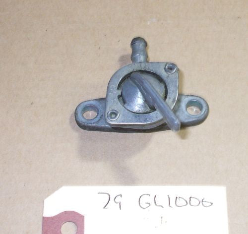 Fuel Petcock For Honda GL1000 GL1100 GL1200 – Replaces 16950-371-025 / 16950-MG9-005 – New, Unbranded