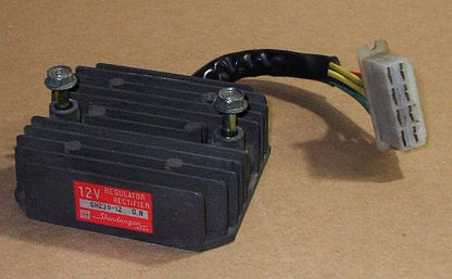 1981 Honda GL1100 REGULATOR RECTIFIER 80 81 82 83 84