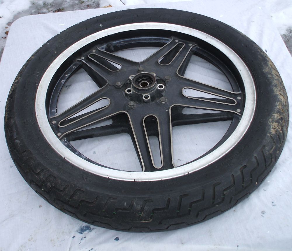 1981 Honda GL1100 GOLDWING FRONT WHEEL 19''