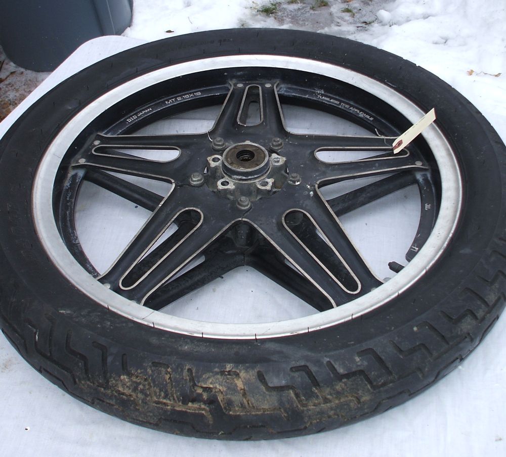 1981 Honda GL1100 GOLDWING FRONT WHEEL 19''