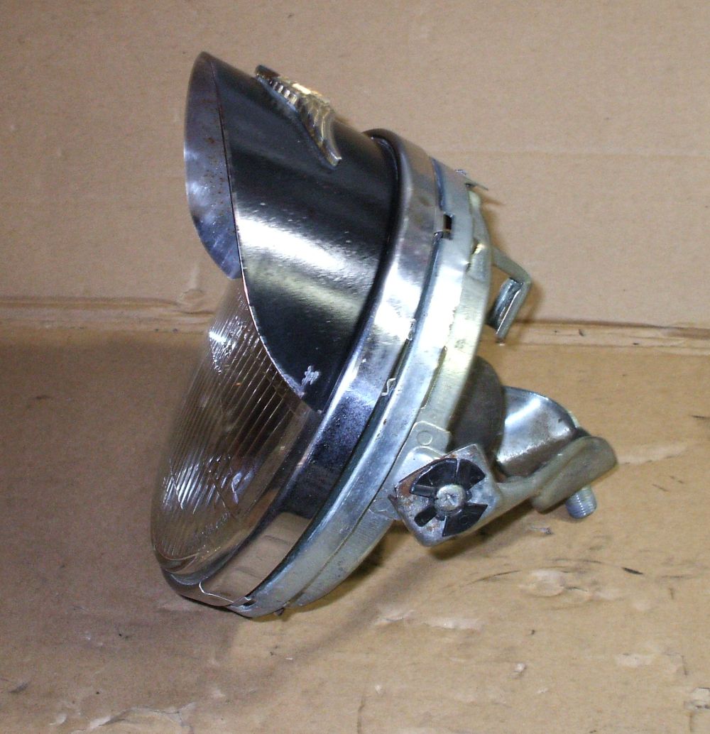 1983 Honda GL1100 GOLDWING HEADLIGHT W MOUNT 81 82 83  GL500 GL650