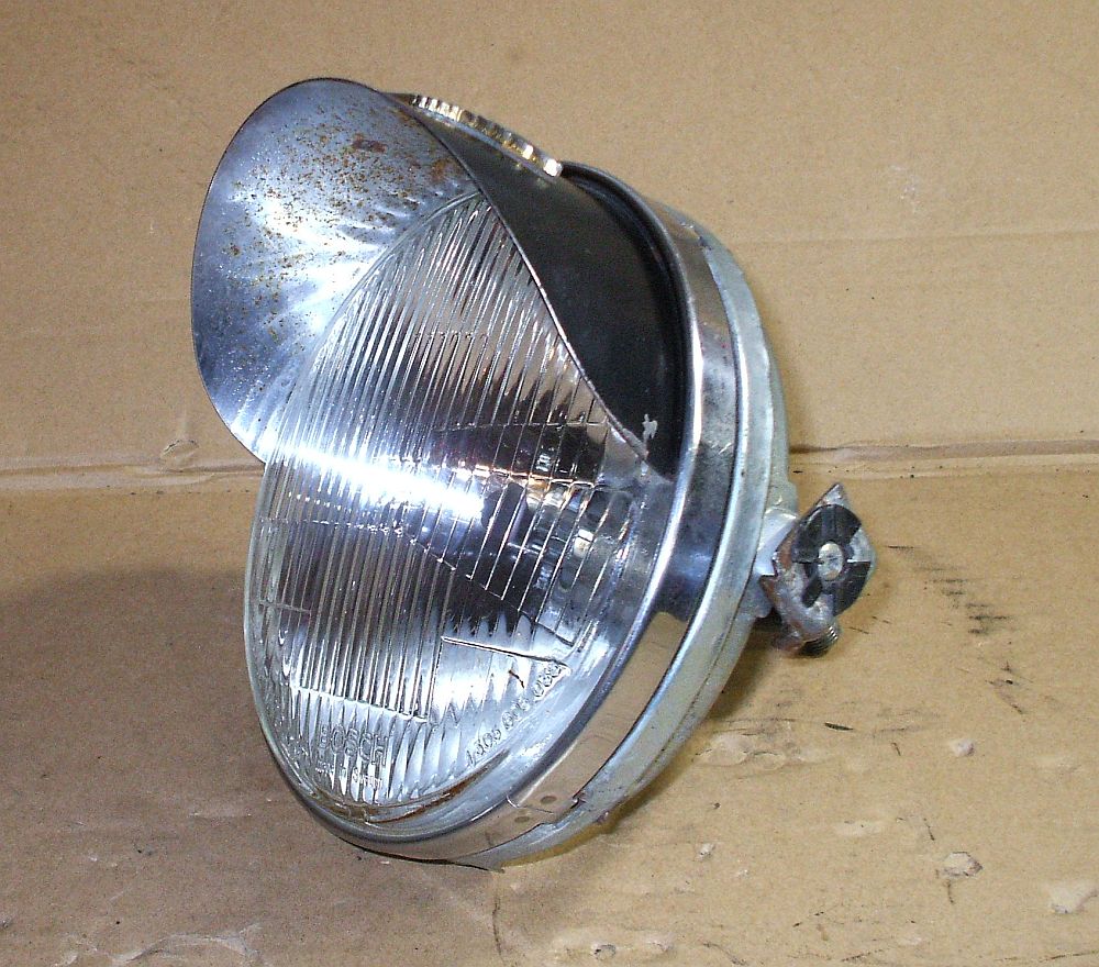 1983 Honda GL1100 GOLDWING HEADLIGHT W MOUNT 81 82 83  GL500 GL650