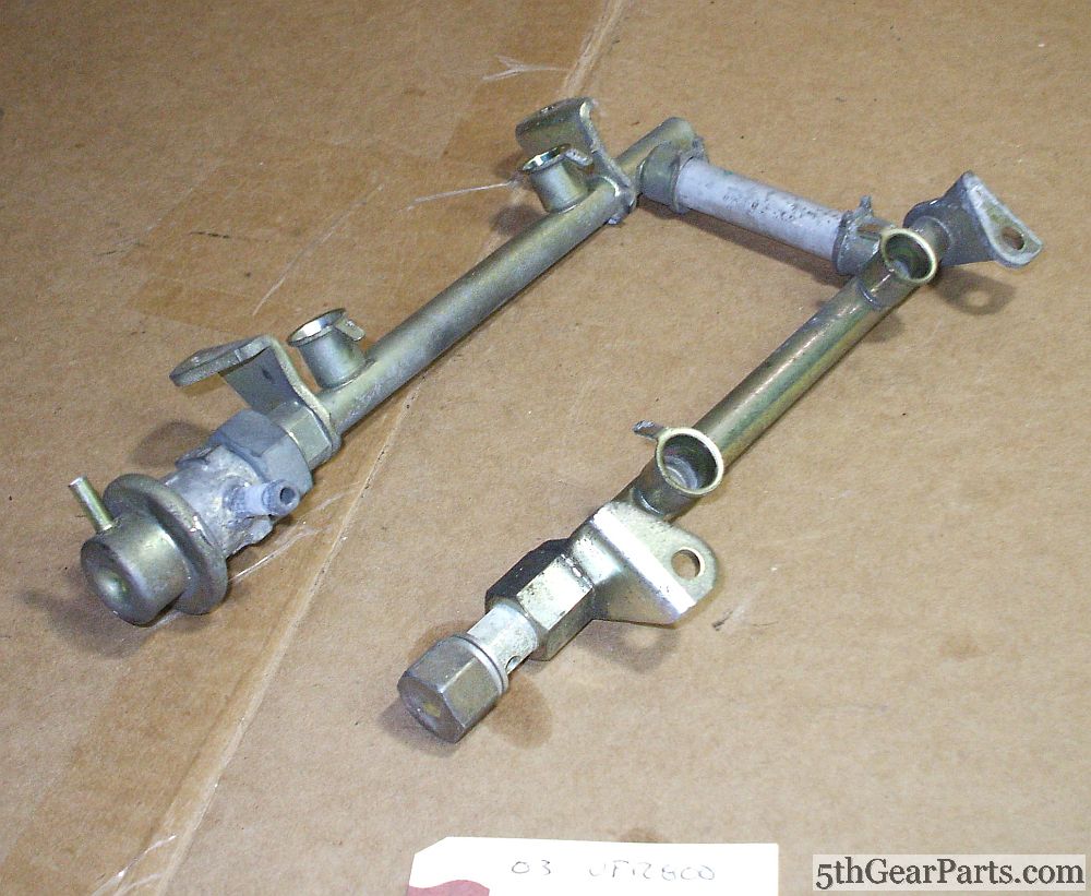 2003 Honda VFR800 Interceptor Throttle Body Pipe Comp Fuel FR RR  03 VFR 800