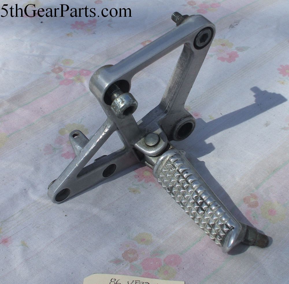 1986 Honda VFR700 Interceptor FOOT PEG RIGHT MAIN STEP R 86 87 VFR 700