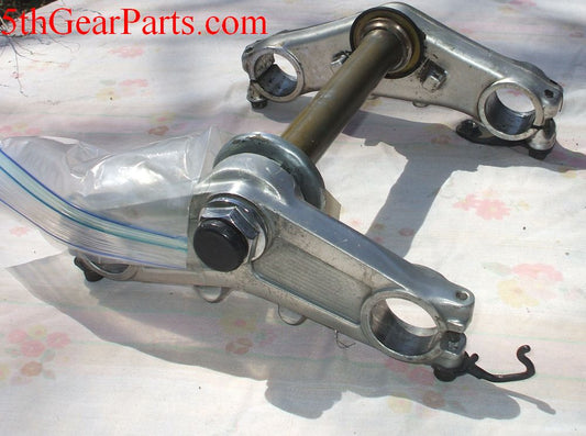 1986 Honda VFR700 Interceptor TRIPLE TREE CLAMP  86